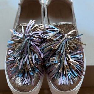 Kenneth Cole New York Women's Jayson Slip On Platform
Fringe Sneaker